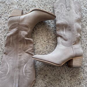 Women's Tan Western Boots sz 10